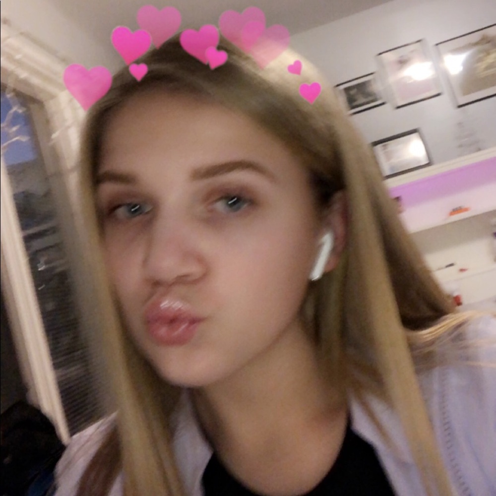 Meet your Posher, Ashley